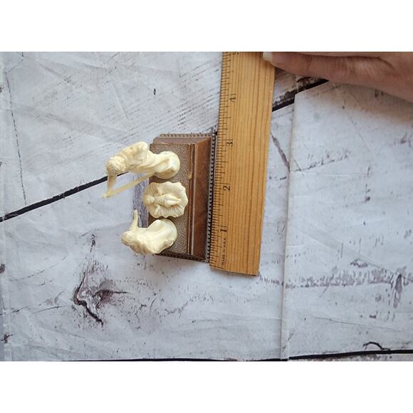 Vintage Miniature Nativity Scene On Base Plastic Made in Italy 3in tall Read - Picture 9 of 9